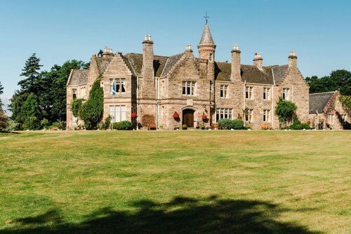 Baronial Mansion - Five Bedroom Villa, Sleeps 10