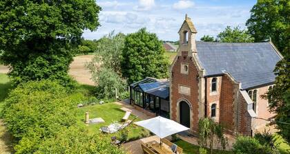 The School House - Four Bedroom Villa, Sleeps 8