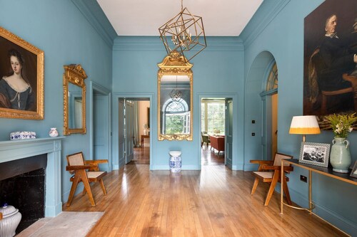 Nuthatch House - Eleven Bedroom Villa, Sleeps 24