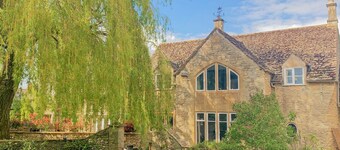 Abbeville Barn - Four Bedroom Villa, Sleeps 11