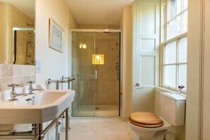 Towels - Lochloy Mansion - Nine Bedroom Villa, Sleeps 18 (Forres)