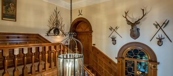 Lochloy Mansion - Nine Bedroom Villa, Sleeps 18