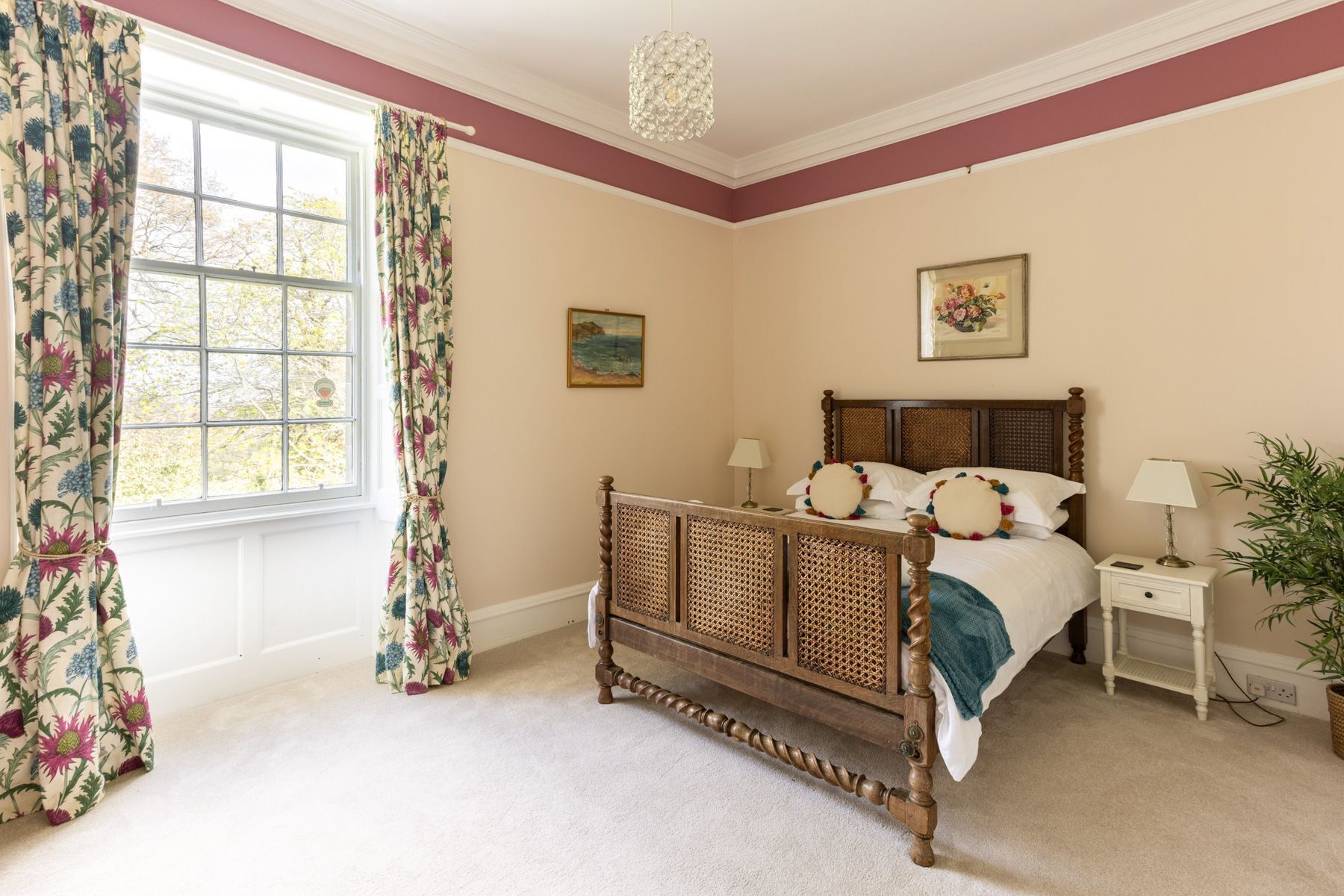 9 bedrooms, iron/ironing board, Internet, bed sheets