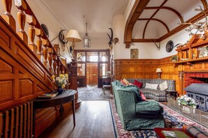 Living area - Lochloy Mansion - Nine Bedroom Villa, Sleeps 18 (Forres)