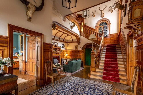 Lochloy Mansion - Neuf Chambres Villa, Couchages 18