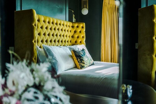 Windsor Lion - Four Bedroom Villa, Sleeps 9