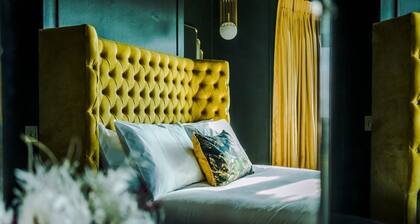 Windsor Lion - Four Bedroom Villa, Sleeps 9