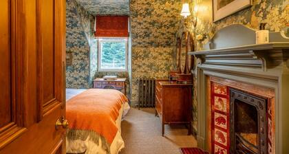 Freya House - Nine Bedroom Villa, Sleeps 18