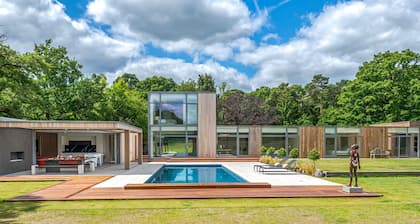 Stardust Mansion - Six Bedroom Villa, Sleeps 12