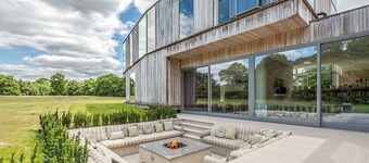 Stardust Mansion - Six Bedroom Villa, Sleeps 12