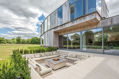 Stardust Mansion - Six Bedroom Villa, Sleeps 12