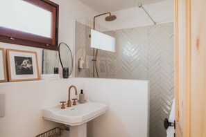Towels - Villa La Sorgue - Two Bedroom Villa, Sleeps 4 (Velleron)