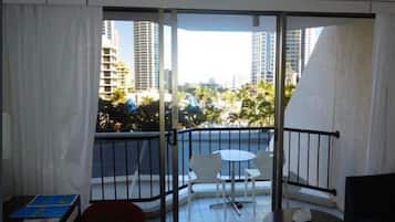 Studio, Balcony, Pool View | Interior