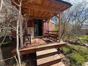 Terrace/patio - Secluded Off-Grid Yurt with Forest Access, Orchard & Gardens (Durango)