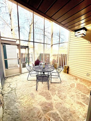 Dining - Lake DeSoto Retreat (Hot Springs)