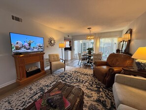 Smart TV, fireplace - Lake DeSoto Retreat (Hot Springs)