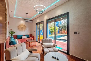 Ảnh chưa phân loại, 5 trong số 44 ảnh, nút