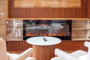 Villa Confort | Zona de estar | Una televisión de pantalla plana, Netflix, servicios de streaming