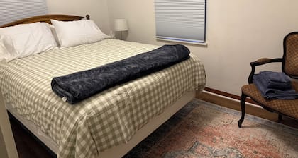 Peaceful 2-bedroom apartment with AC in charming Caldwell