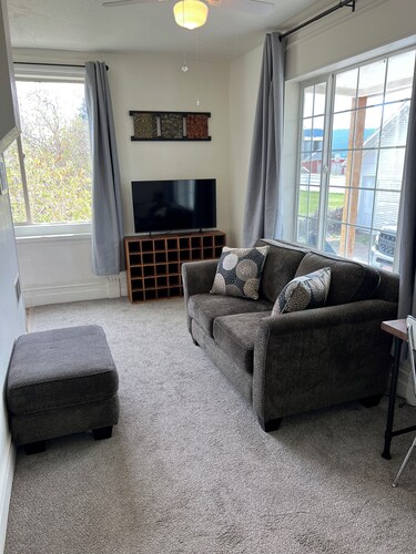 Cozy 1-bedroom apartment-Near Lava Hot Springs- Bullseye Inn unit 2