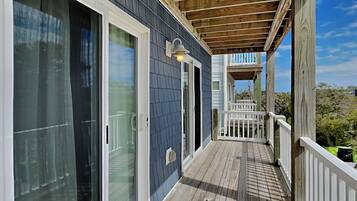 Studio (4 Bedrooms) | Property amenity
