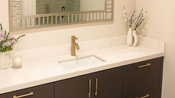 Standard-Doppelzimmer | Badezimmer