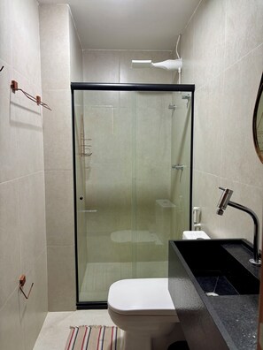 Hair dryer, bidet, towels, soap - Seaside Studio II at “ecologic route of Milagres (Porto de Pedras)