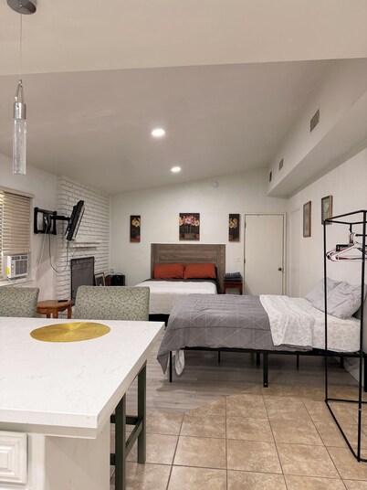 Cozy 1-bedroom 2 bed studio in pleasant Lancaster