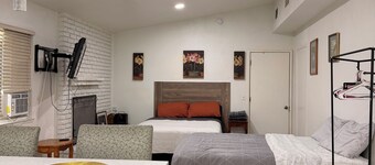 Cozy 1-bedroom 2 bed studio in pleasant Lancaster