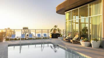 Apartment (5 Bedrooms) | Front of property