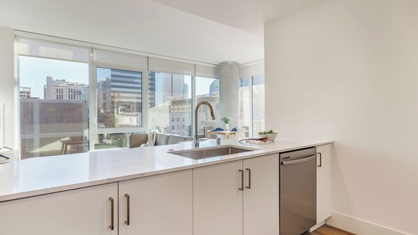 Apartment (5 Bedrooms) | Interior - Ancora by Avantstay Multi-room Booking in Walkable Little Italy Resort Pool + Sky Deck + Fitness Room (San Diego)
