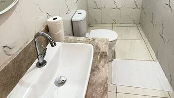 Classic House, Patio, Garden View | Bathroom