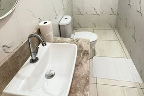 Classic House, Patio, Garden View | Bathroom - Villa Serrinha - Sitio paraiso (Serrinha)