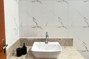 Classic House, Patio, Garden View | Bathroom - Villa Serrinha - Sitio paraiso (Serrinha)