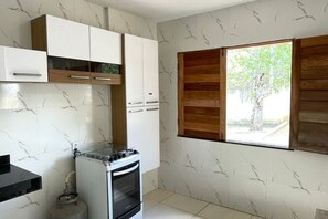 Classic House, Patio, Garden View | Private kitchen - Villa Serrinha - Sitio paraiso (Serrinha)