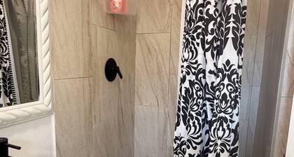 2-bedroom studio in lovely Lancaster for your stay