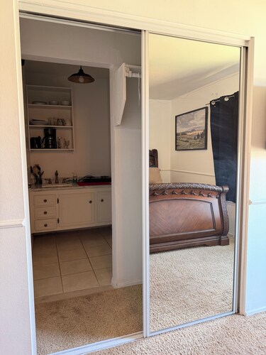 2-bedroom studio in lovely Lancaster for your stay