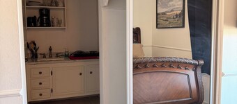 2-bedroom studio in lovely Lancaster for your stay