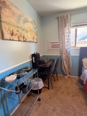 Interior - 2-bedroom studio in lovely Lancaster for your stay (Lancaster)