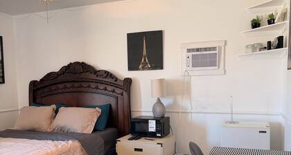 2-bedroom studio in lovely Lancaster for your stay