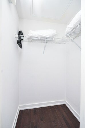 Double Room, Courtyard View | Interior - Plush Hotel (toronto)