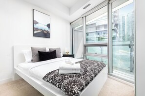 Double Room, Courtyard View - Plush Hotel (toronto)