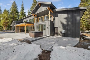 Exterior - Ridge House- new home, sleeps 16, quiet neighborhood-, hot tub, trailer parking, pet friendly (McCall)