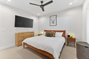 Room - Ridge House- new home, sleeps 16, quiet neighborhood-, hot tub, trailer parking, pet friendly (McCall)