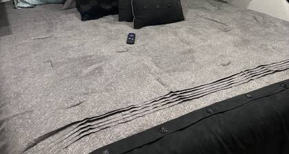 Cozy Recreational Vehicle with private lake for weekend escape in Mansfield