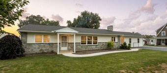 Cozy Family Getaway: Amish Farmland|Patio|Fire Pit|Central Lancaster County