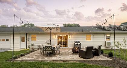 Cozy Family Getaway: Amish Farmland|Patio|Fire Pit|Central Lancaster County
