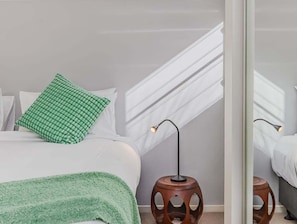 4 bedrooms, desk, iron/ironing board, WiFi