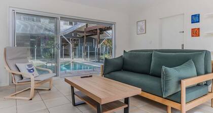 Macadamia Ocean Escape