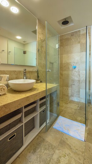Bathroom - Luxury Condo with Private Beach 4BR (Acapulco)